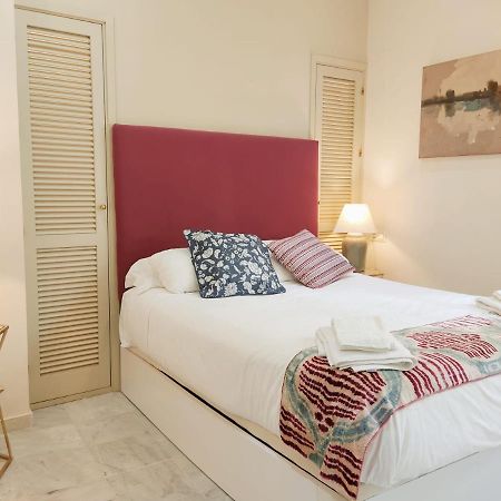 Homeyseville-Bright Apartment At Santa Cruz 4 Pax, Parking Optional Sevilha Exterior foto
