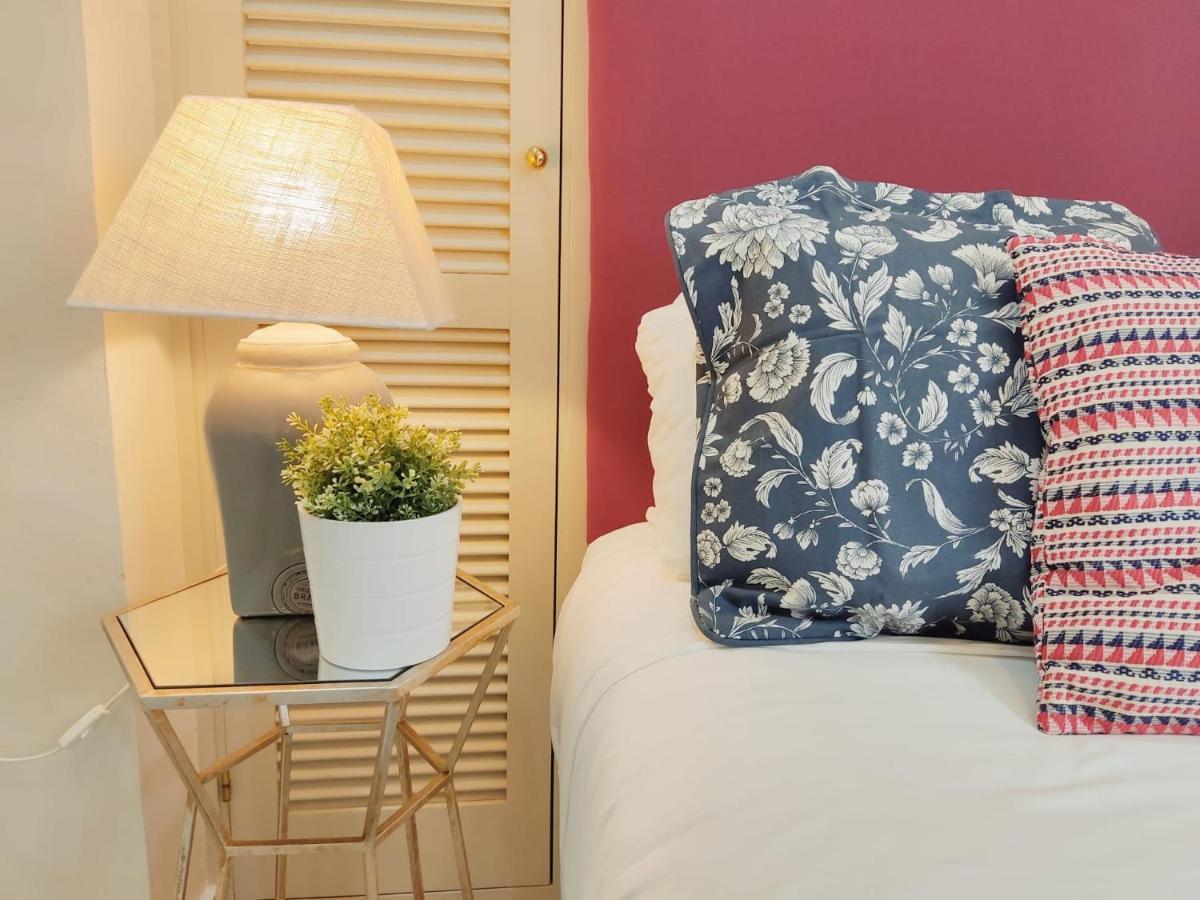 Homeyseville-Bright Apartment At Santa Cruz 4 Pax, Parking Optional Sevilha Exterior foto