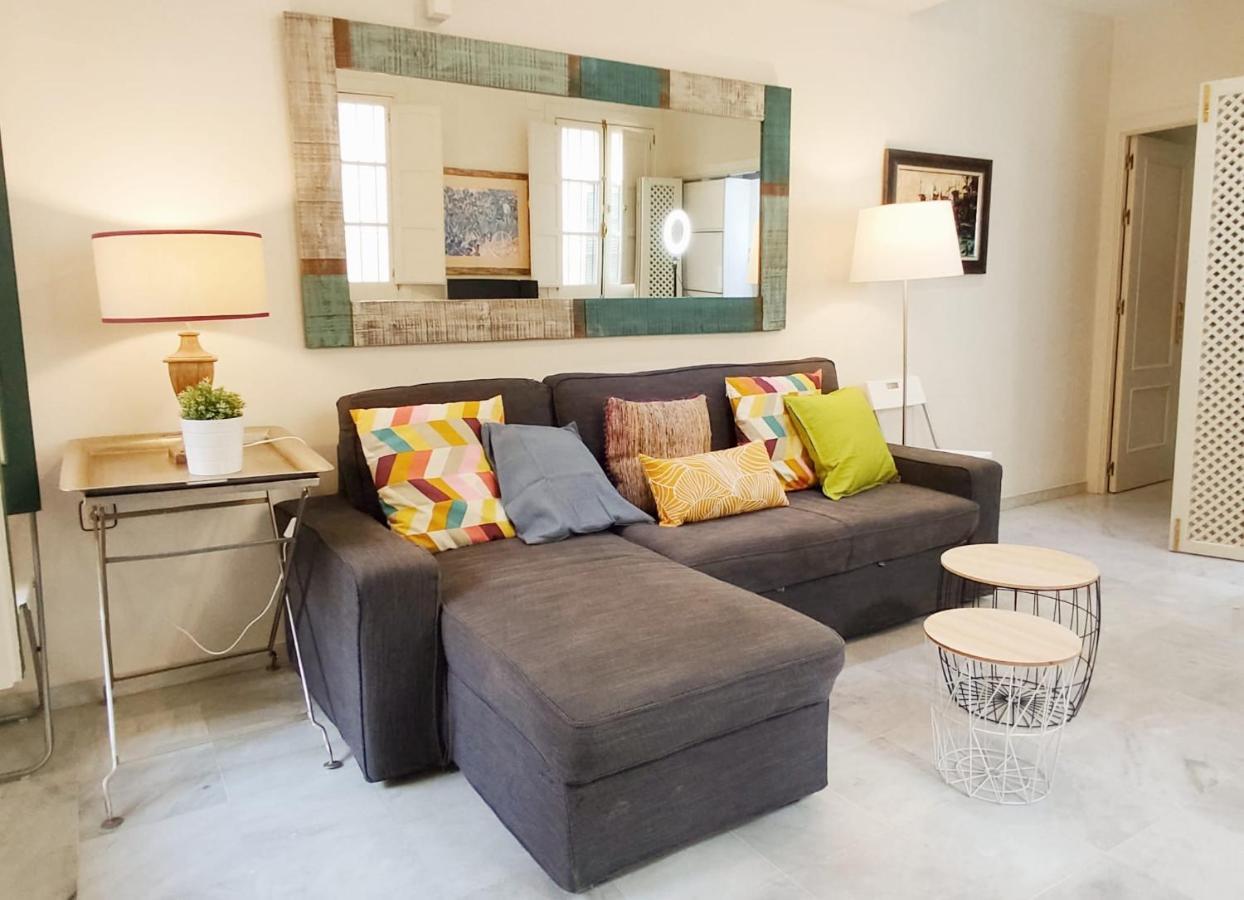 Homeyseville-Bright Apartment At Santa Cruz 4 Pax, Parking Optional Sevilha Exterior foto